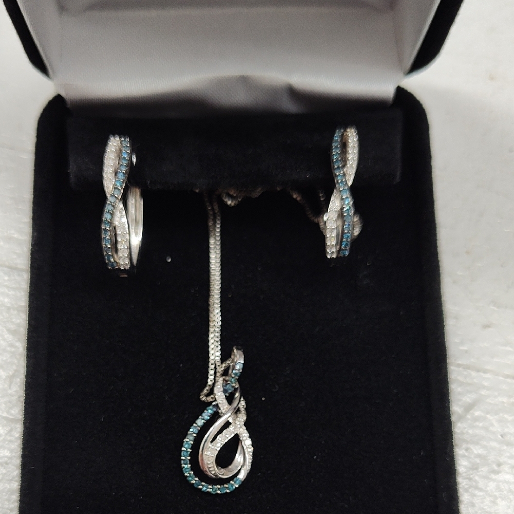 Elegant Silver and Blue Jewelry Set